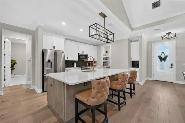 Listing Photo 17