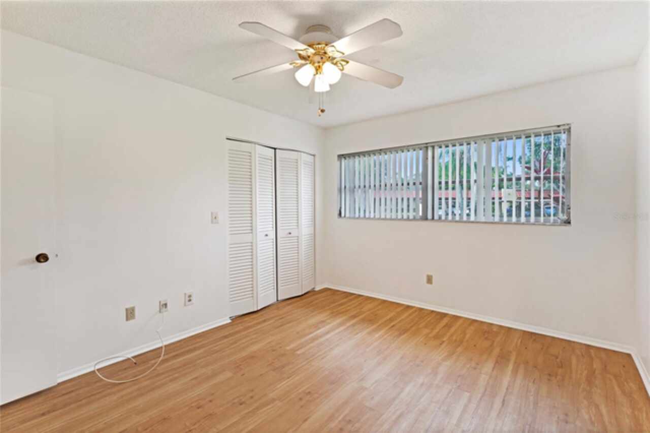 Listing Photo 12