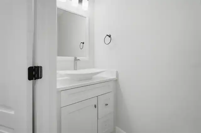 Listing Photo 10