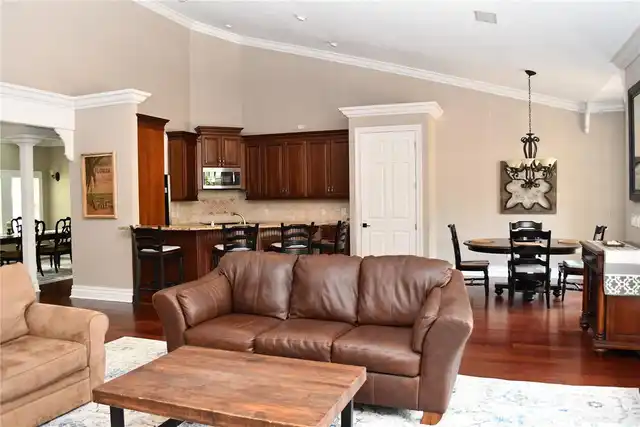 Listing Photo 6