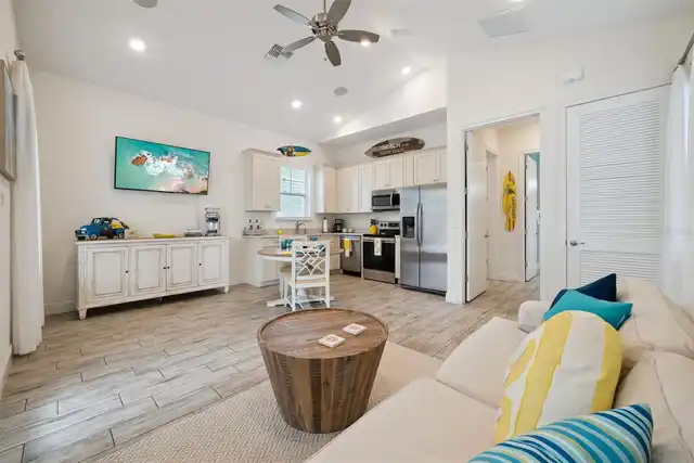 Listing Photo 8