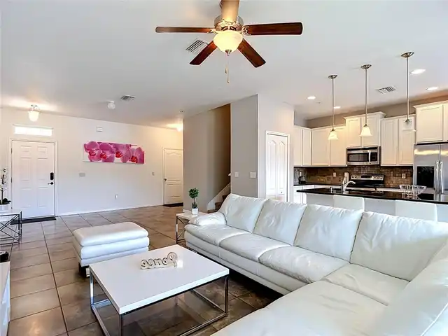 Listing Photo 10