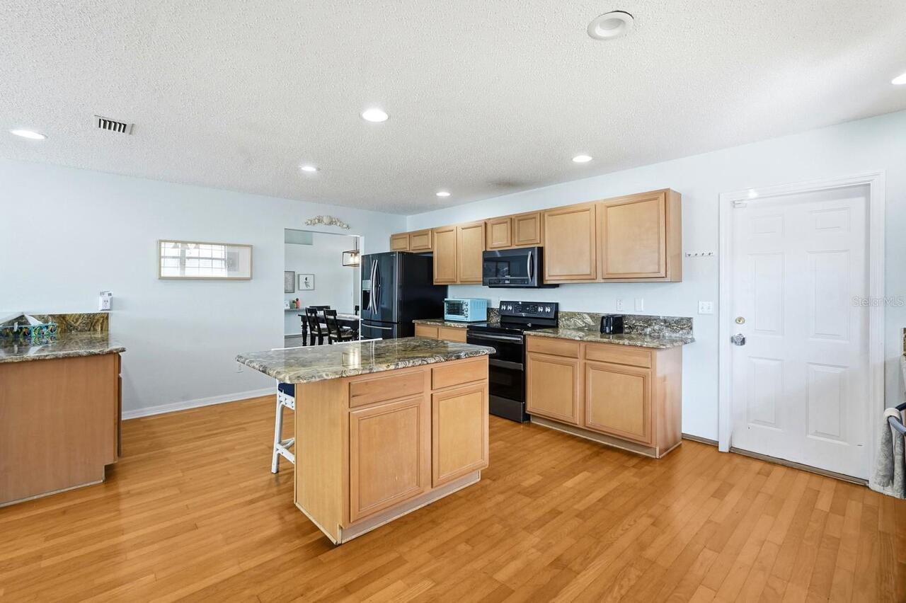 Listing Photo 15