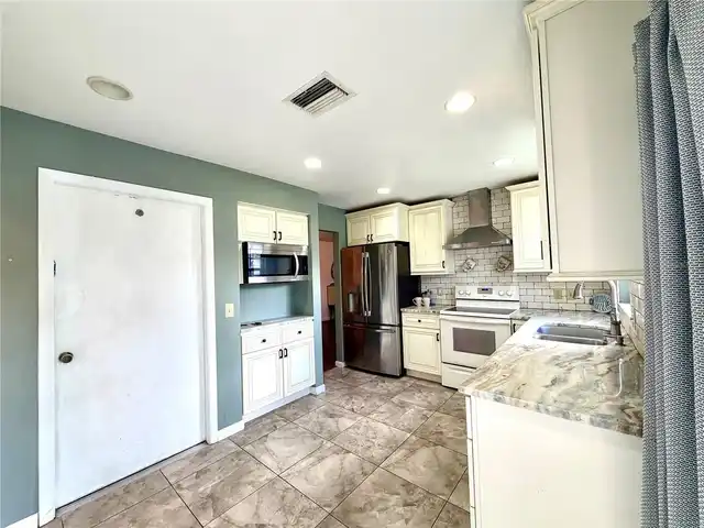 Listing Photo 13
