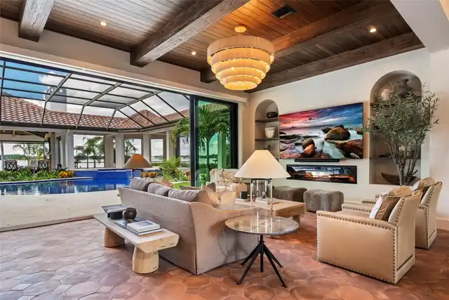 Listing Photo 12