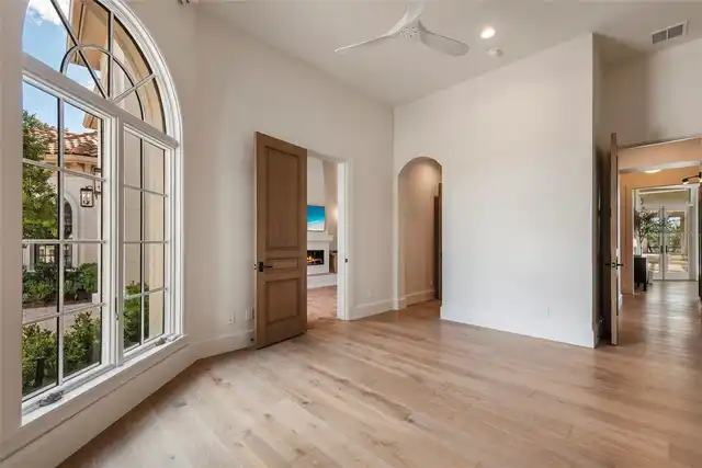 Listing Photo 19