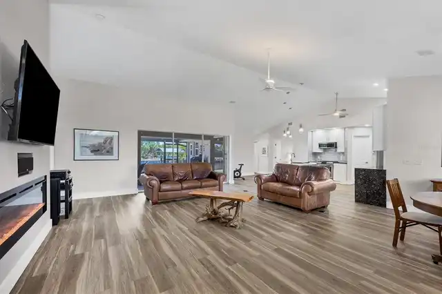 Listing Photo 16