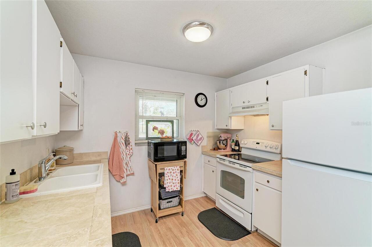 Listing Photo 12