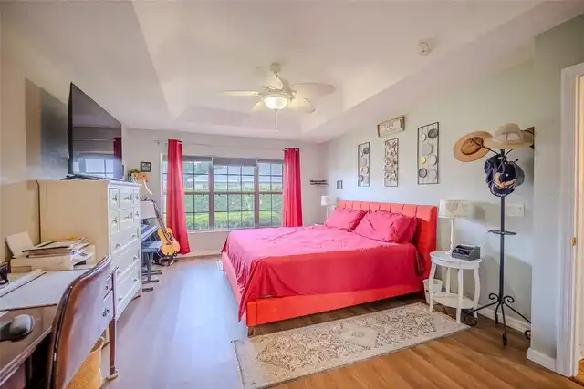 Listing Photo 10