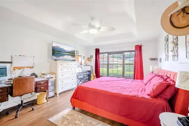 Listing Photo 11