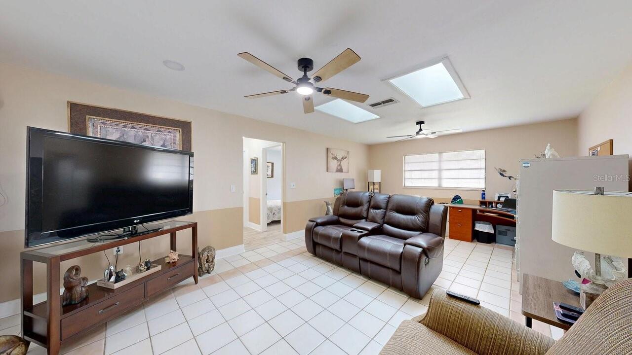 Listing Photo 17