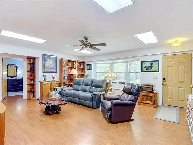 Listing Photo 17