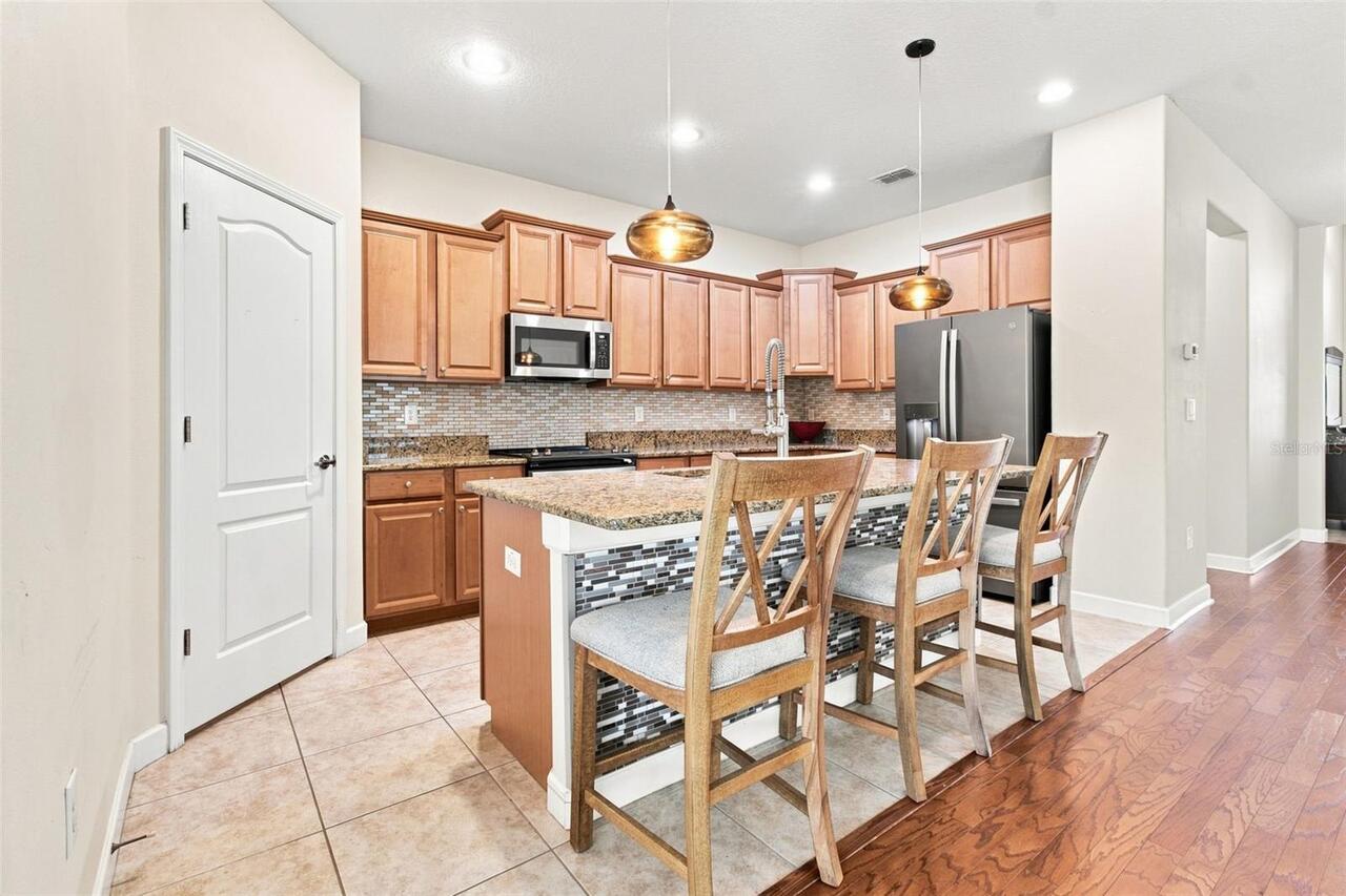 Listing Photo 12