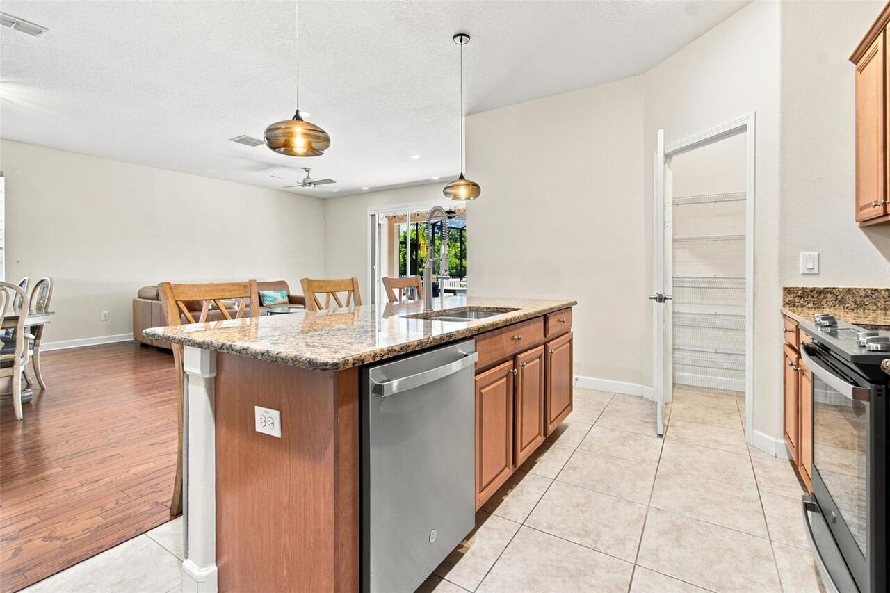 Listing Photo 14