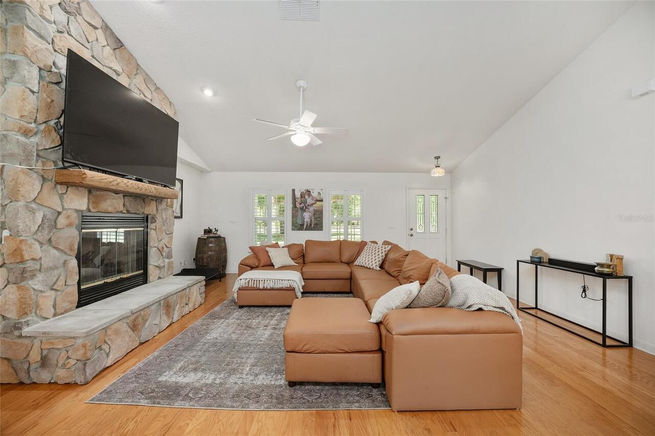 Listing Photo 8