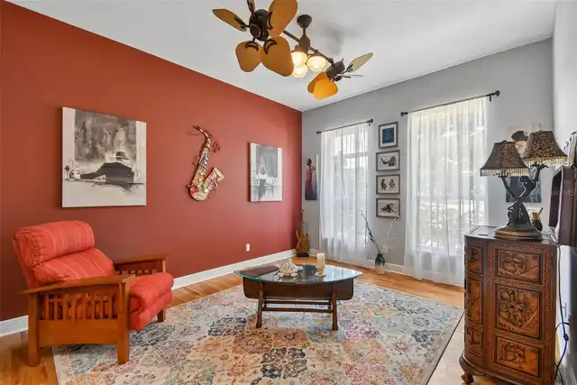 Listing Photo 8