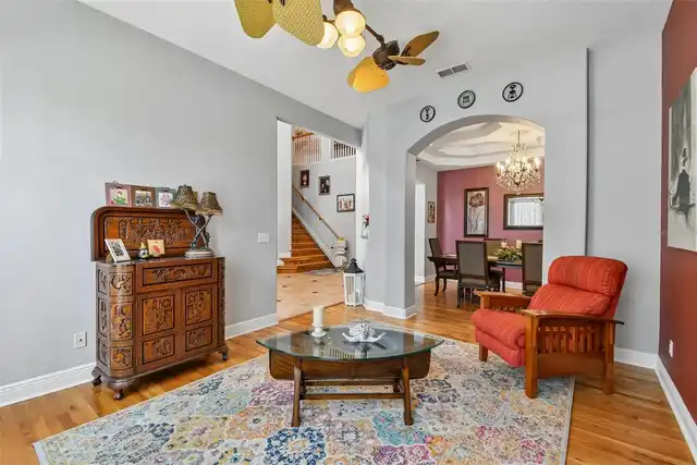 Listing Photo 10