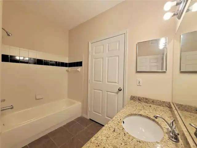 Listing Photo 9