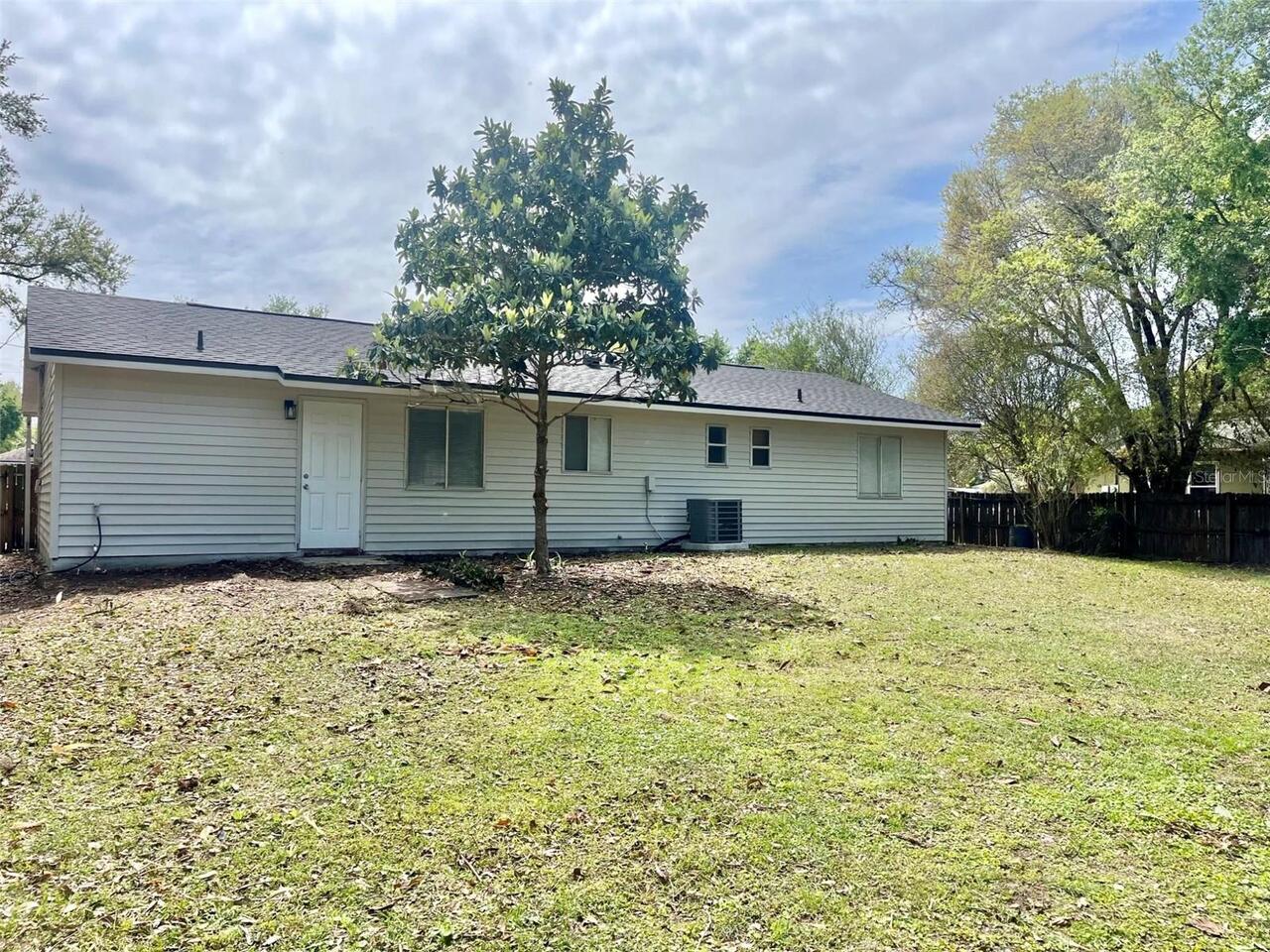 Listing Photo 11