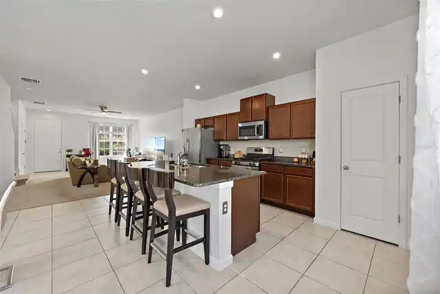 Listing Photo 9