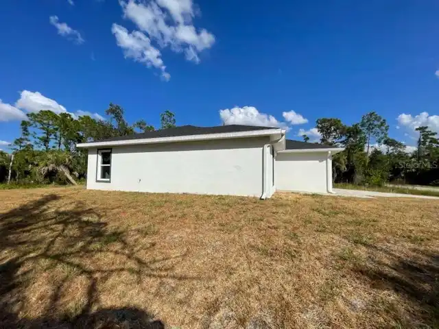 Listing Photo 11