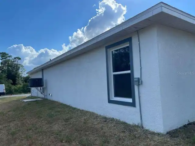 Listing Photo 12