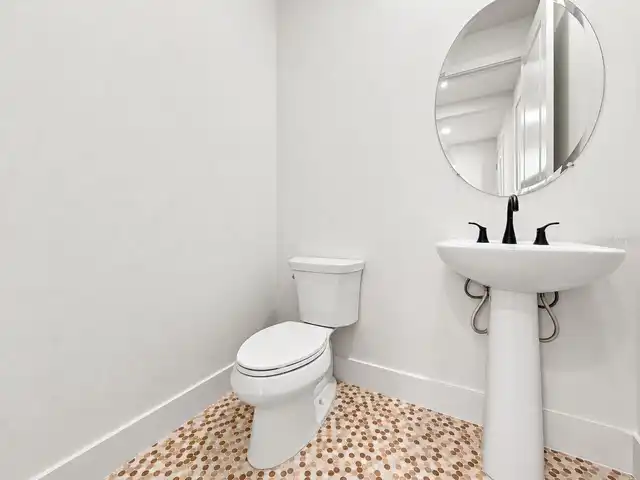 Listing Photo 10