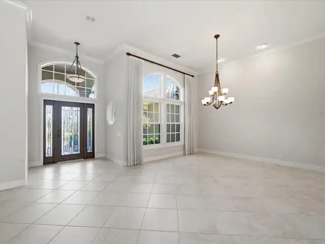 Listing Photo 9