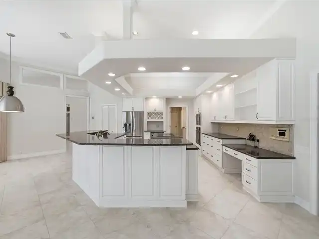 Listing Photo 17
