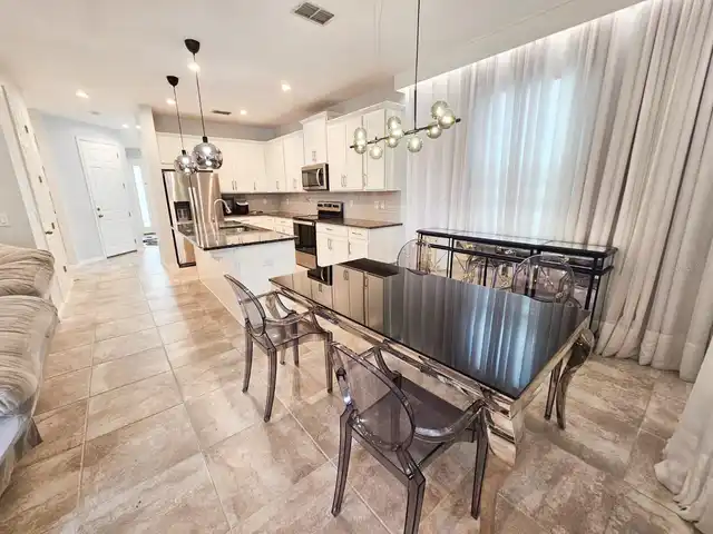 Listing Photo 8