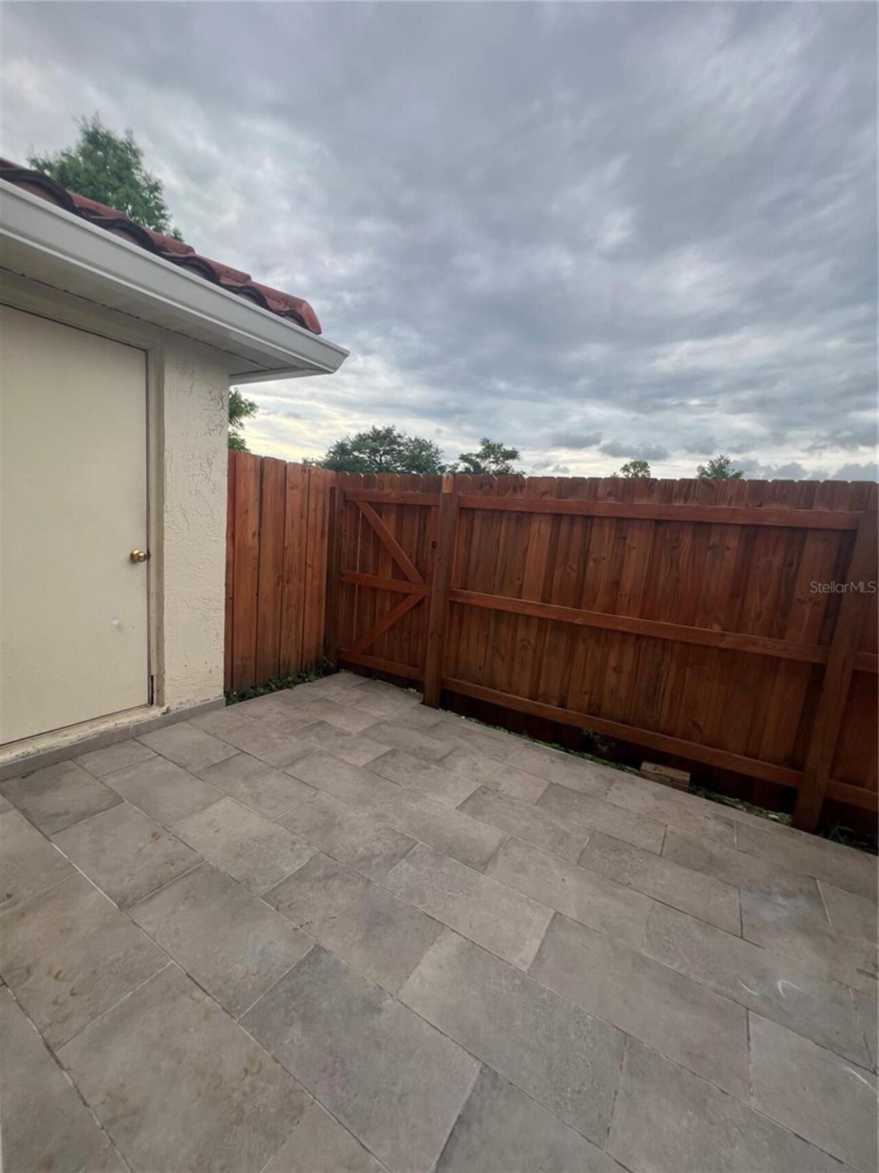 Listing Photo 11