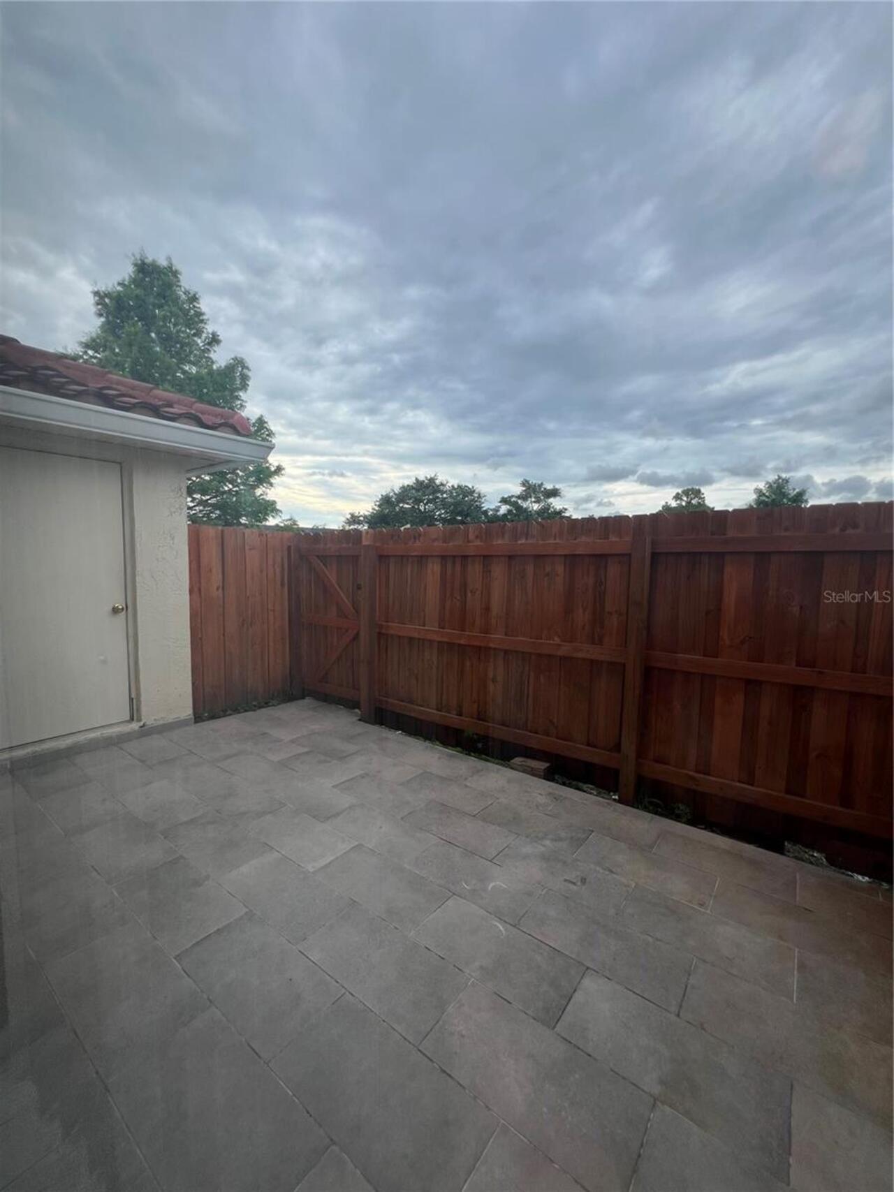 Listing Photo 12