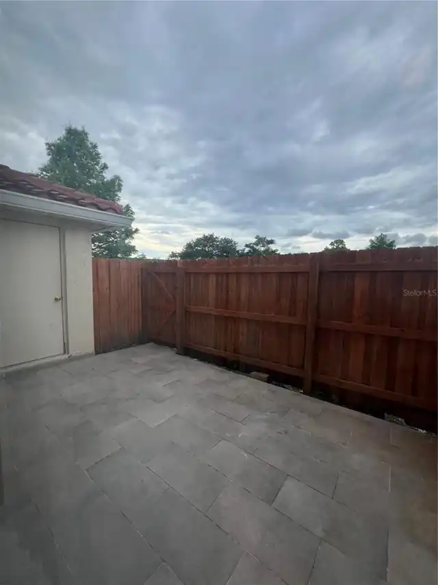 Listing Photo 12