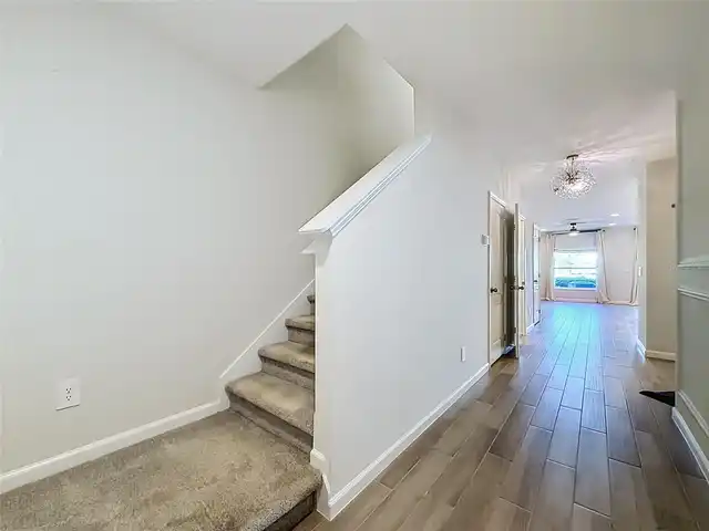 Listing Photo 10