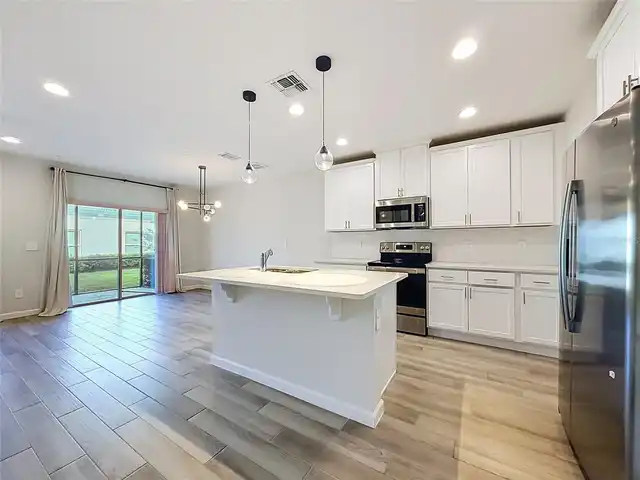Listing Photo 12