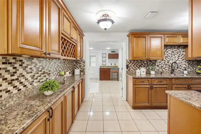 Listing Photo 9