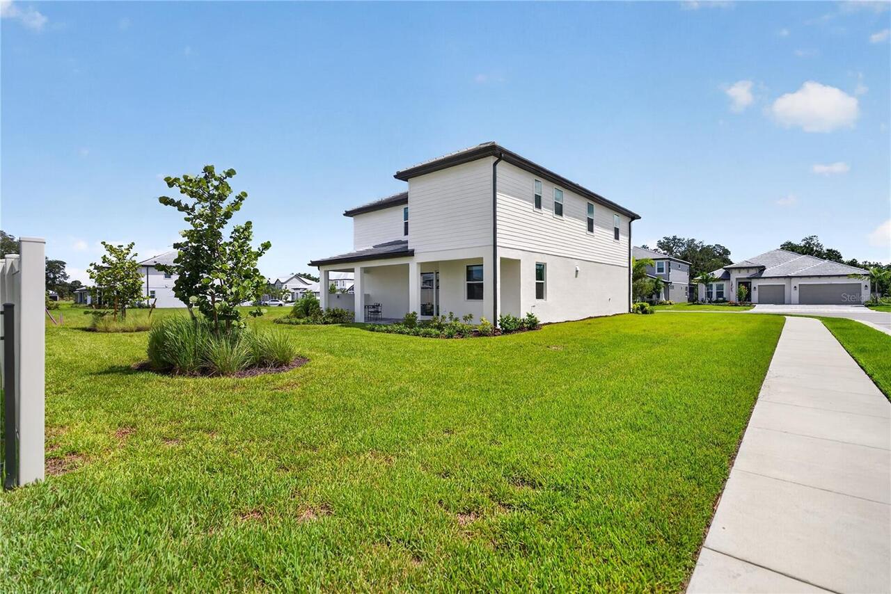 Listing Photo 17