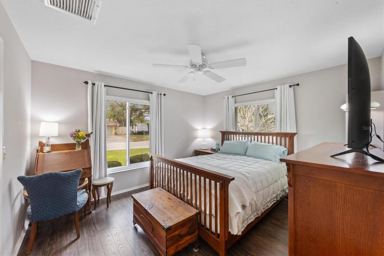 Listing Photo 14