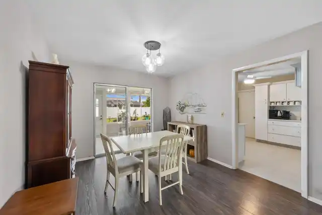 Listing Photo 11
