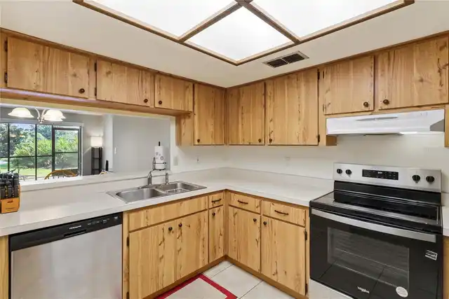 Listing Photo 7
