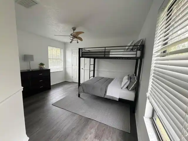 Listing Photo 9