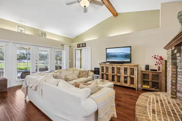 Listing Photo 18