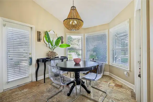 Listing Photo 22
