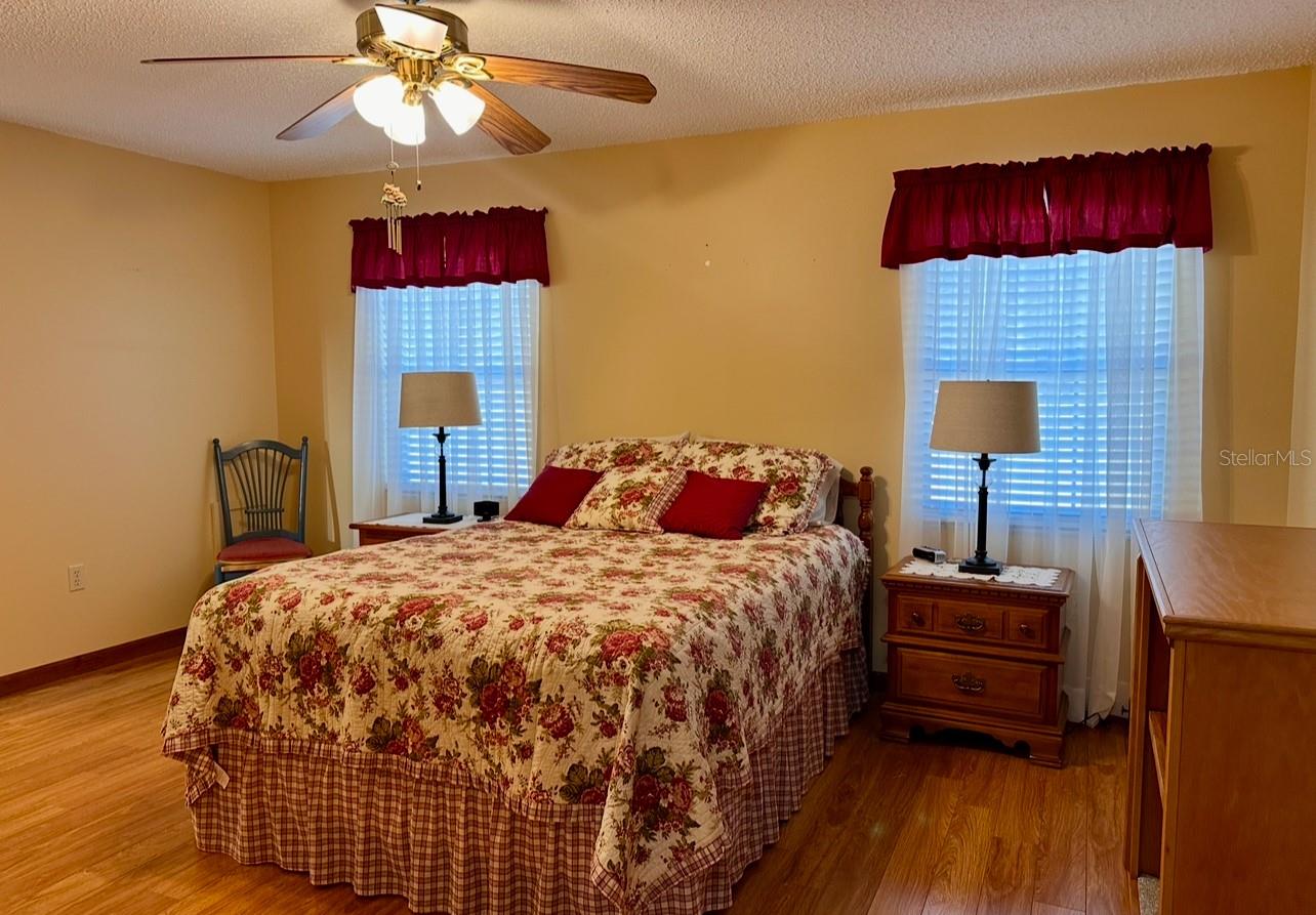 Listing Photo 12