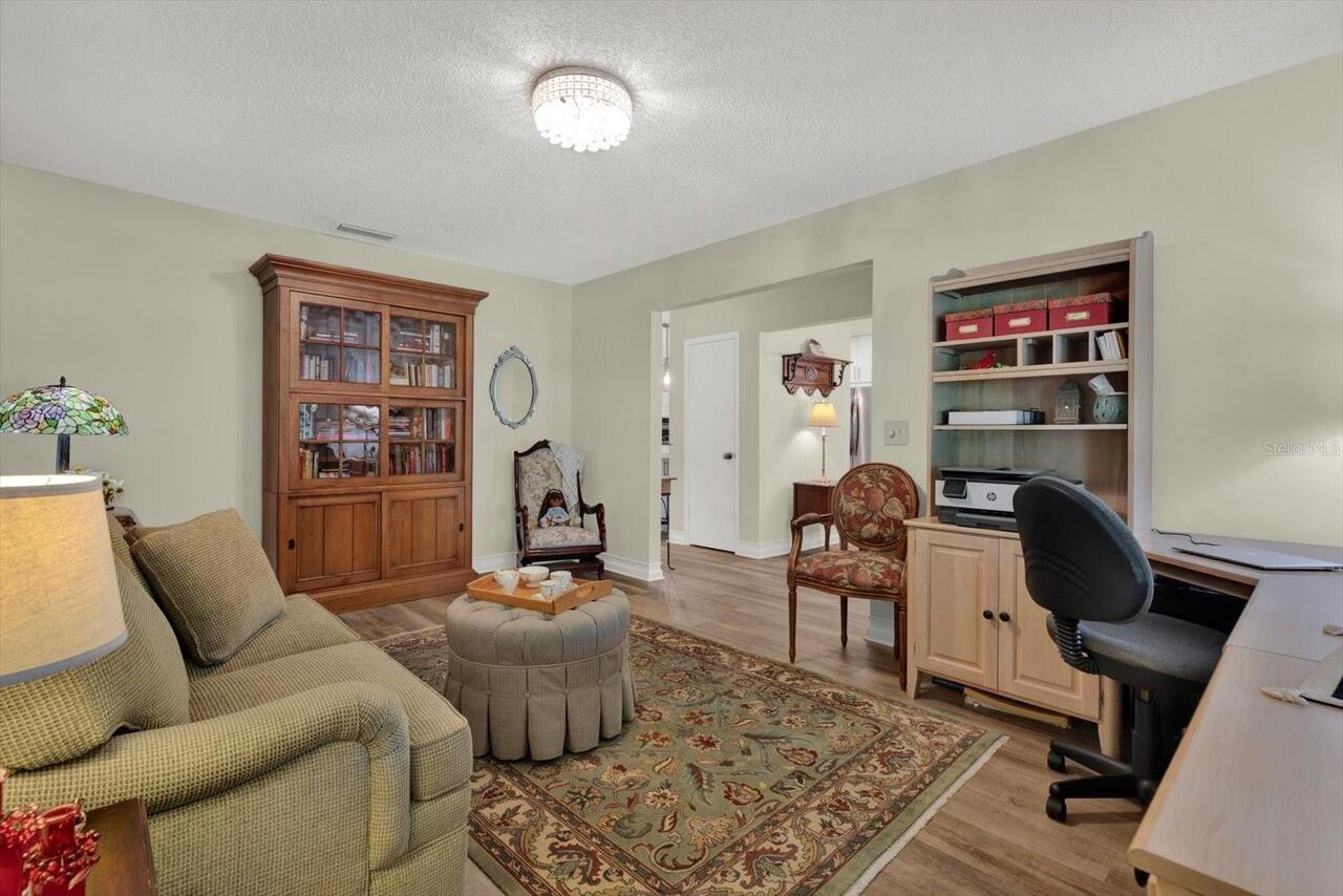 Listing Photo 9