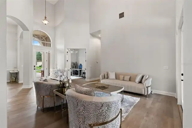 Listing Photo 14