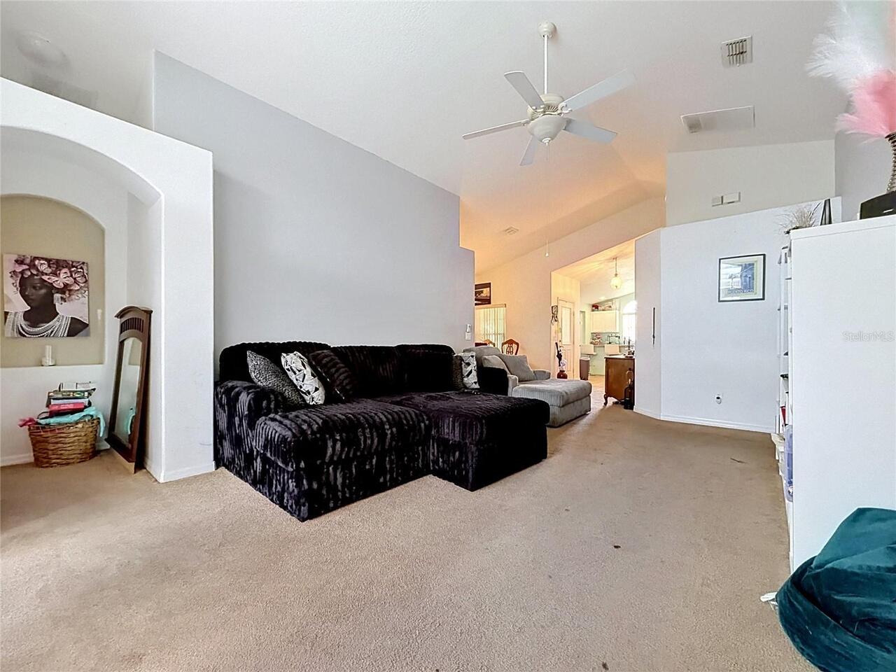 Listing Photo 12