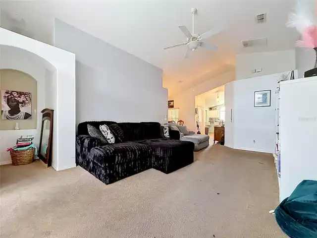 Listing Photo 12