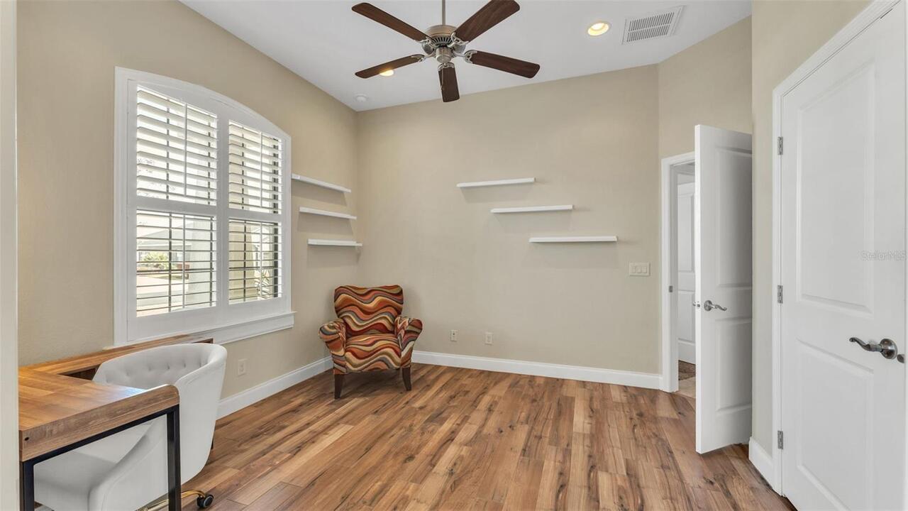 Listing Photo 10