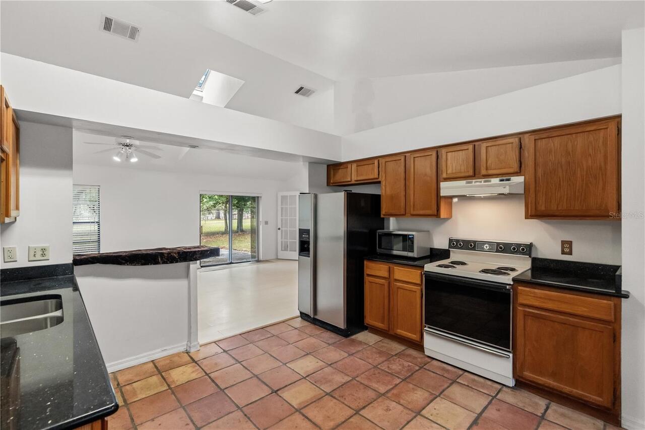 Listing Photo 15